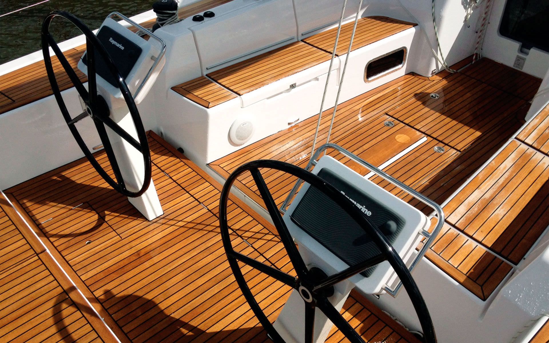 Deck replacement by MarinArt. Anti-slip and composite deck coverings, wood for deck floors.